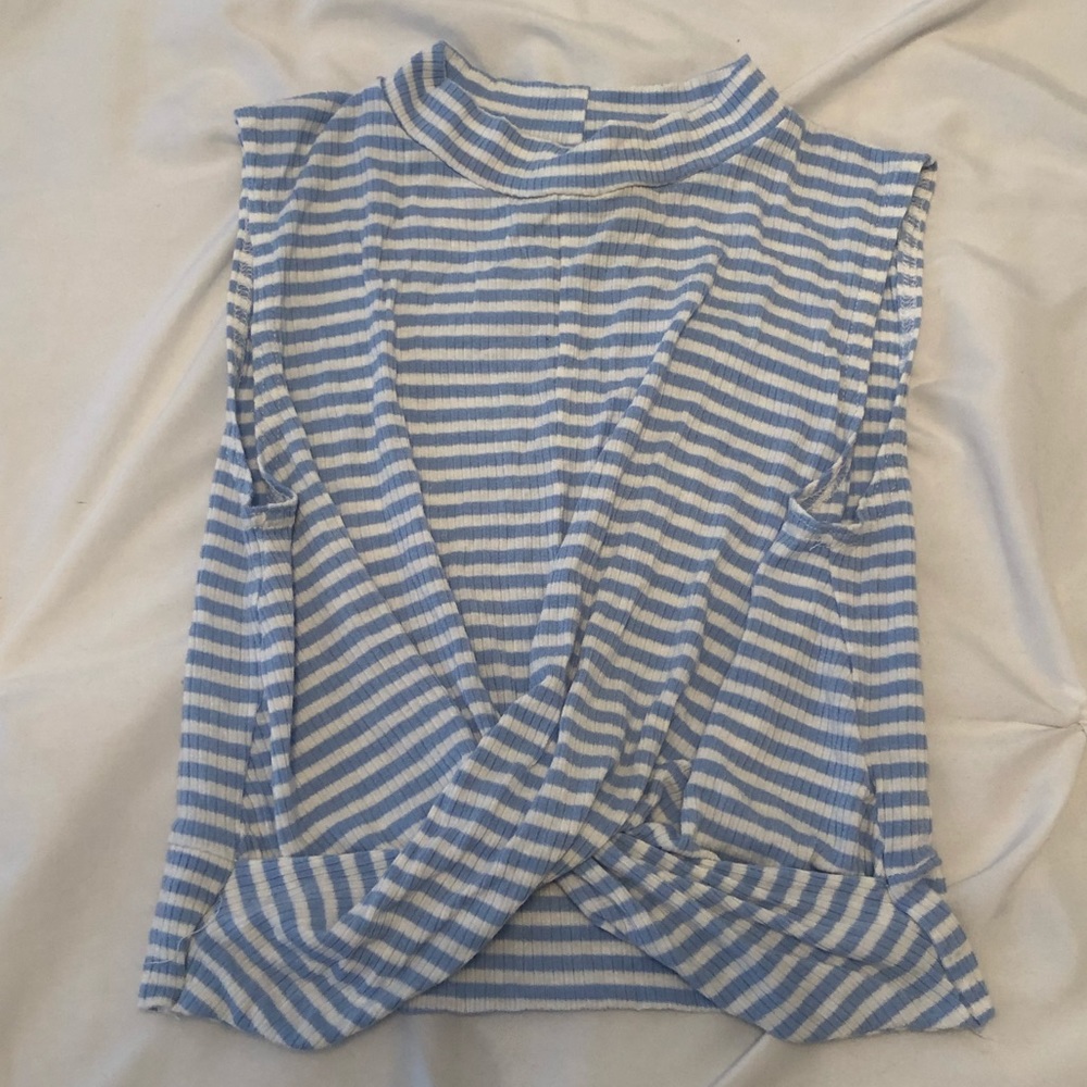 AQUA CROP TOP